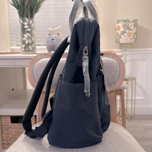 NWT Baggallini Soho Navy Blue Backpack - Picture 5 of 10